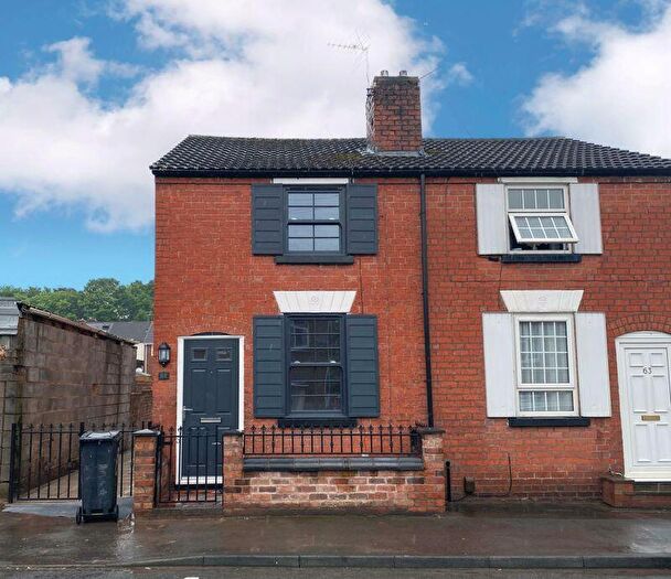 3 Bedroom Semi-Detached House To Rent In Oak Street, Kingswinford, DY6