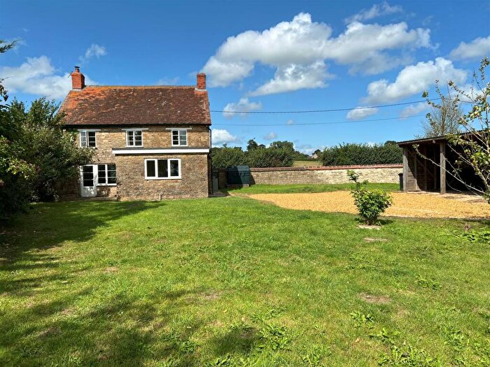 3 Bedroom Cottage For Sale In Front Street, East Stour, Gillingham, SP8