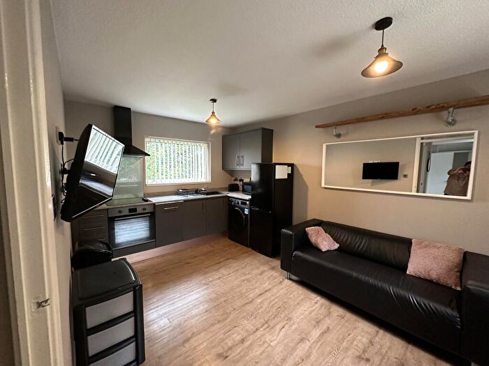 2 Bedroom Flat To Rent In Metchley Drive, Harborne, West Midlands, B17