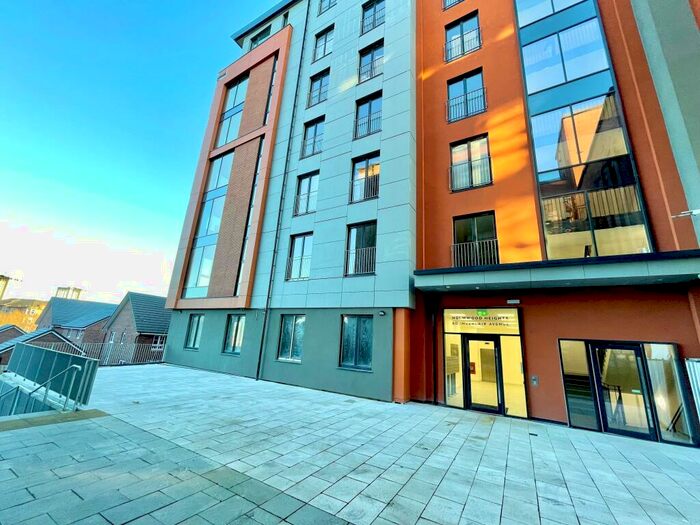 3 Bedroom Flat To Rent In Inverlair Avenue, Newlands, G43