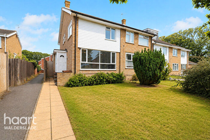 4 Bedroom Semi-Detached House For Sale In Mierscourt Road, Gillingham, ME8