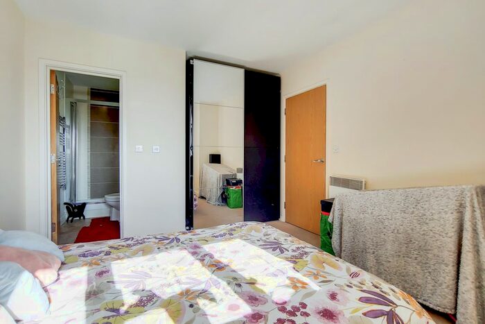 1 Bedroom Flat To Rent In Worton Way, Hounslow, TW3