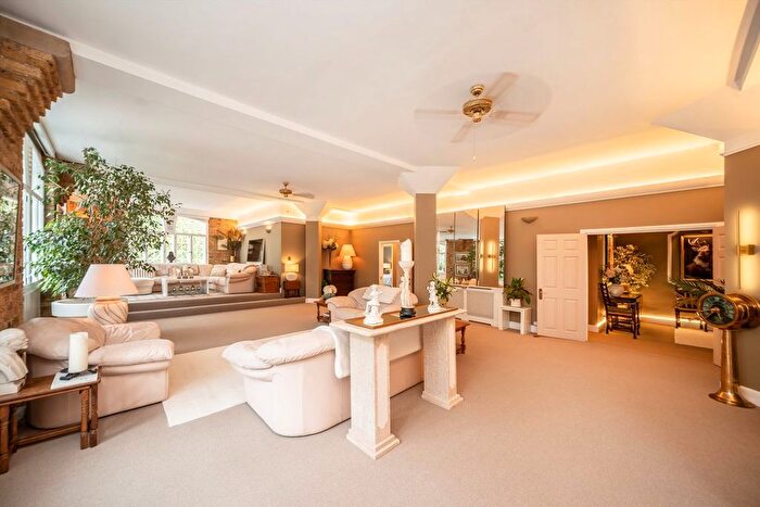 3 Bedroom Flat For Sale In Telfords Yard, Wapping, E1W