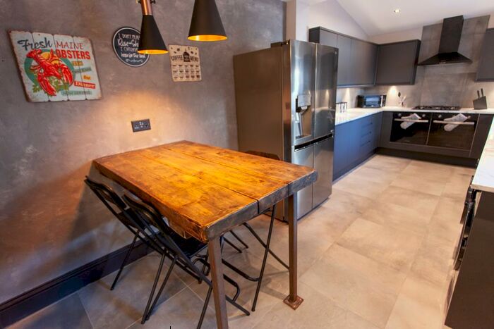 6 Bedroom Terraced House To Rent In Leopold Road, L7