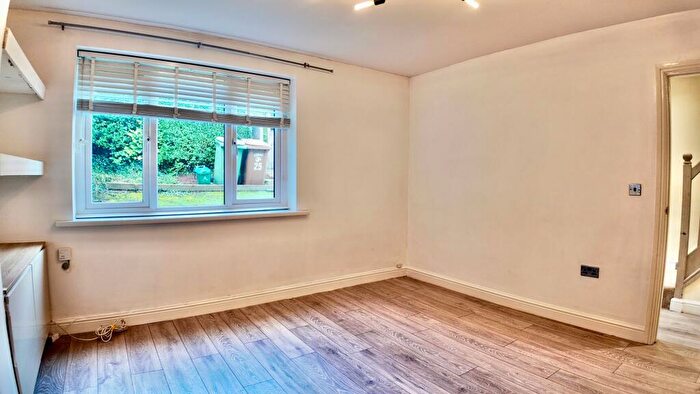 3 Bedroom Terraced House For Sale In Brynglas Avenue, Pontllanfraith, NP12