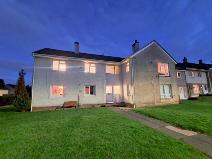 2 Bedroom Flat To Rent In Elphinstone Crescent, East Kilbride, South Lanarkshire G75