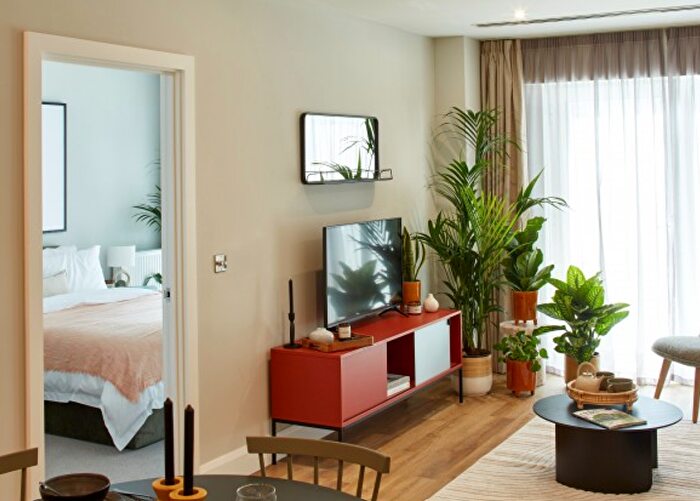 3 Bedroom Flat To Rent In The Lark, Nine Elms, SW11