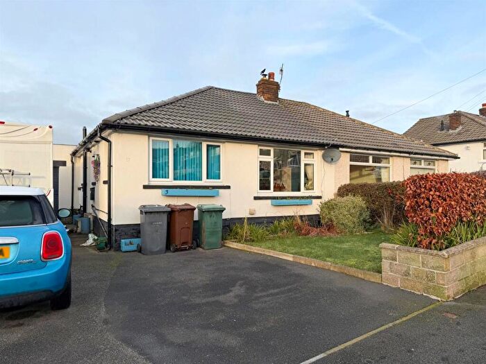 3 Bedroom Semi-Detached Bungalow For Sale In Aireville Mount, Silsden, BD20