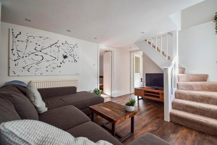 1 Bedroom Flat To Rent In Green Lanes, London, N16