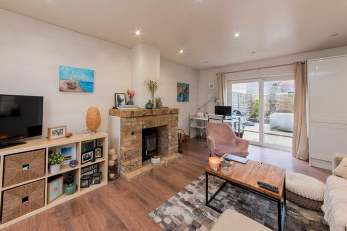 2 Bedroom Terraced House To Rent In Archway Road, Highgate, N6