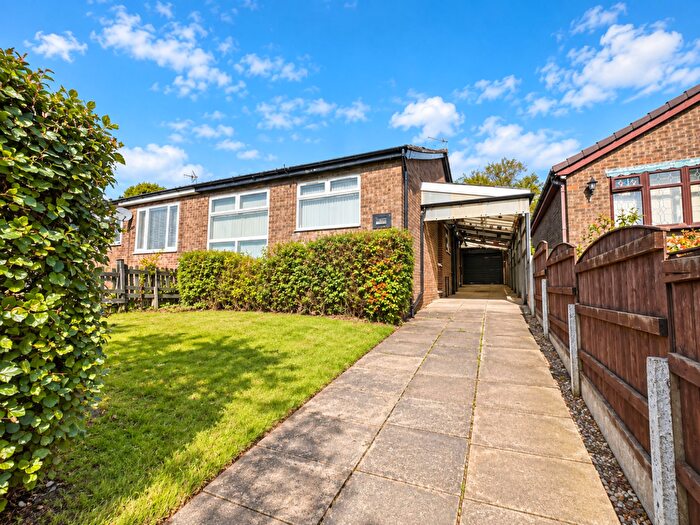 2 Bedroom Bungalow For Sale In Fairway, Rochdale, OL11