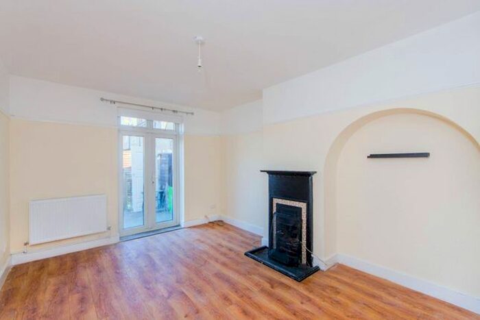 3 Bedroom Property To Rent In Old Bromley Road, Bromley, BR1