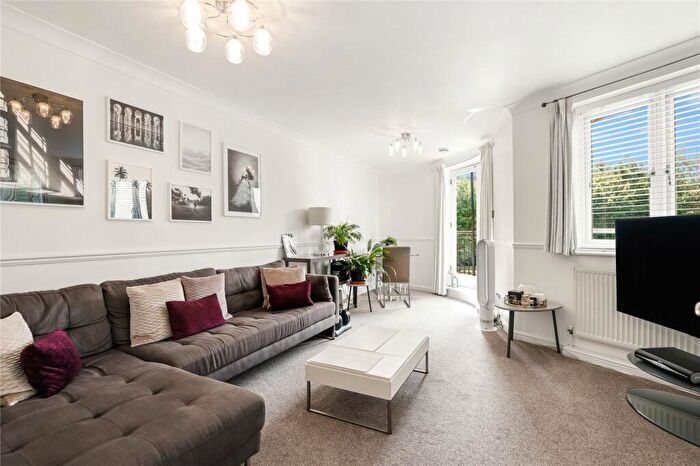 2 Bedroom Apartment To Rent In Island Row, E14