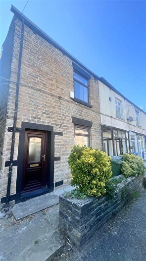 2 Bedroom House To Rent In Stockport Road, Ashton-Under-Lyne, OL5