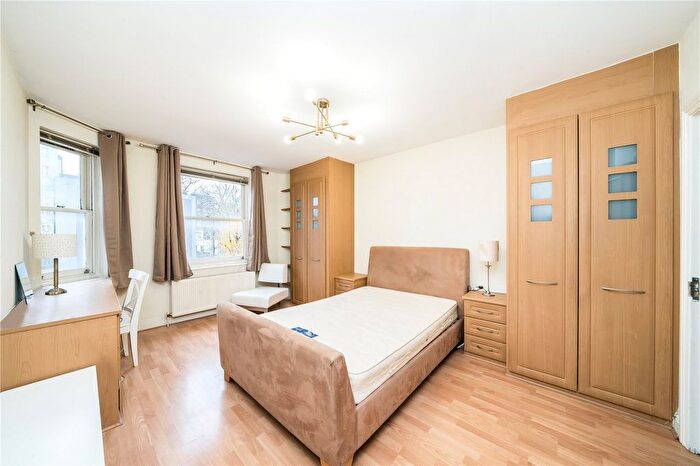 3 Bedroom Flat To Rent In Collingham Place, London, SW5