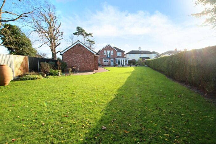 4 Bedroom Detached House For Sale In Blunham Road, Moggerhanger, MK44