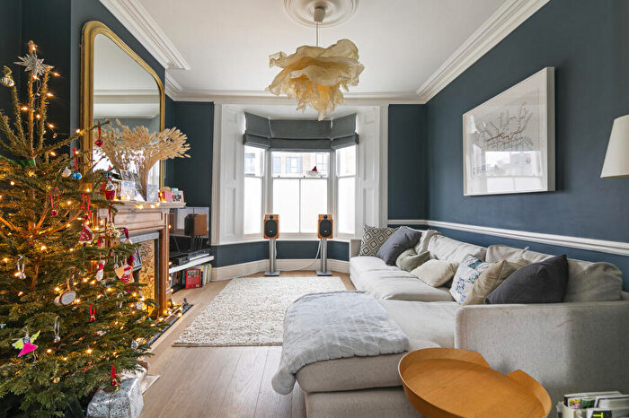 4 Bedroom Terraced House To Rent In Balmer Road, London, E3