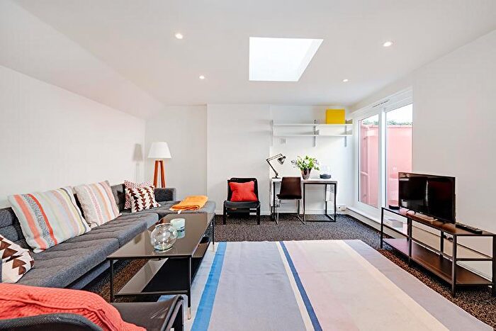 1 Bedroom Flat For Sale In Hampstead Lane, Highgate, N6