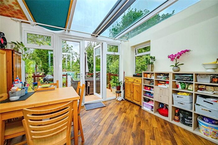 2 Bedroom Terraced House For Sale In Bernard Close, Dunstable, Bedfordshire, LU5