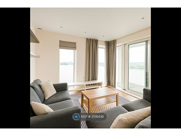 2 Bedroom Flat To Rent In Hampton Apartments, London, SE18