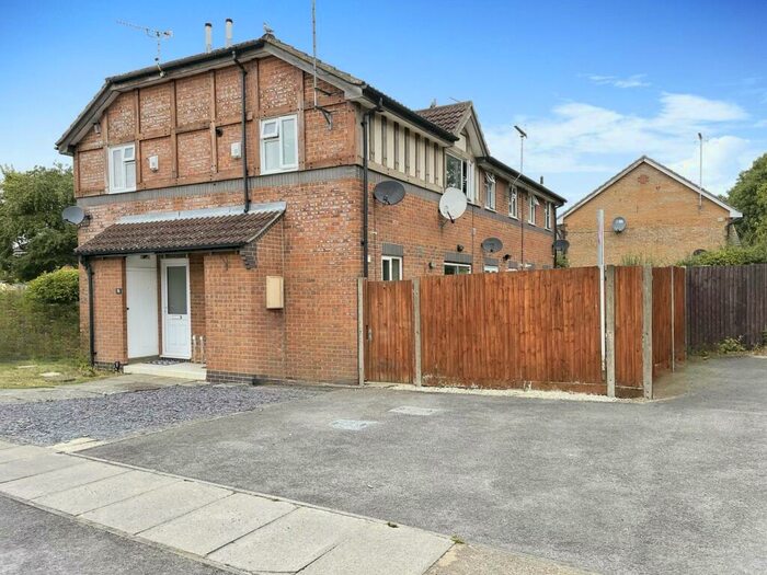 1 Bedroom Terraced House To Rent In Canterbury Close, Banbury, Oxfordshire, OX16