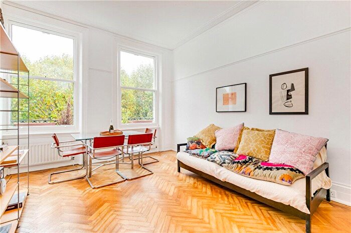 2 Bedroom Apartment To Rent In Redcliffe Square, Chelsea, London, SW10