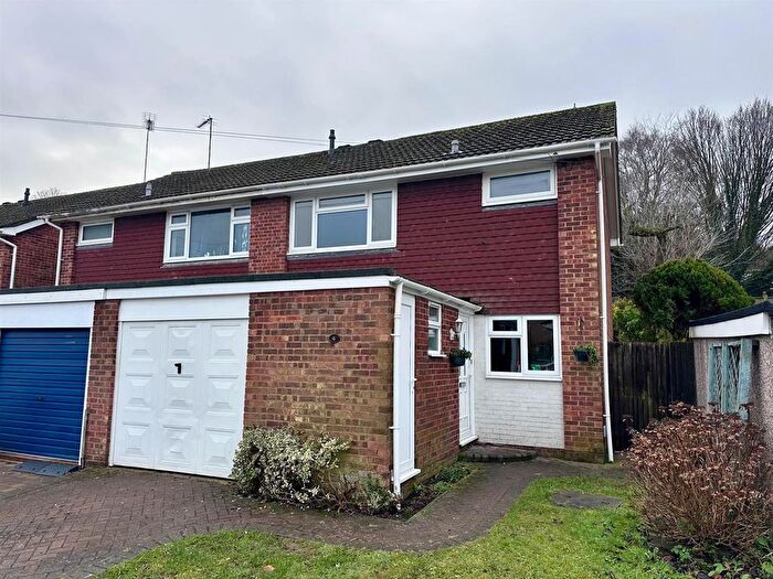3 Bedroom Detached House To Rent In Quantock Drive, Ashford, TN24