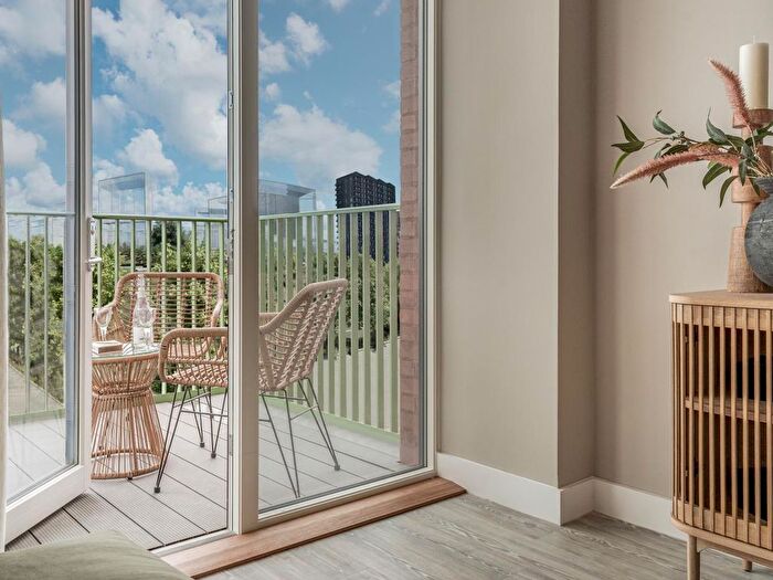 2 Bedroom Flat For Sale In Kent Avenue, Dagenham, RM9