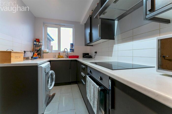 2 Bedroom Flat To Rent In Portland Avenue, Hove, East Sussex BN3