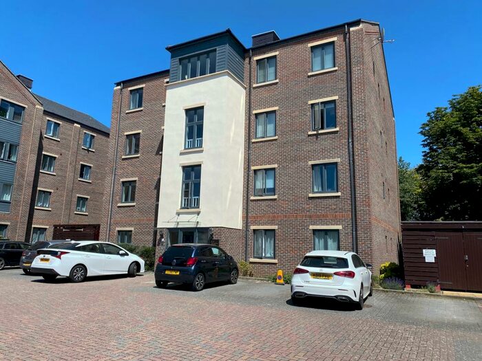 2 Bedroom Apartment To Rent In Hardway, Gosport, PO12