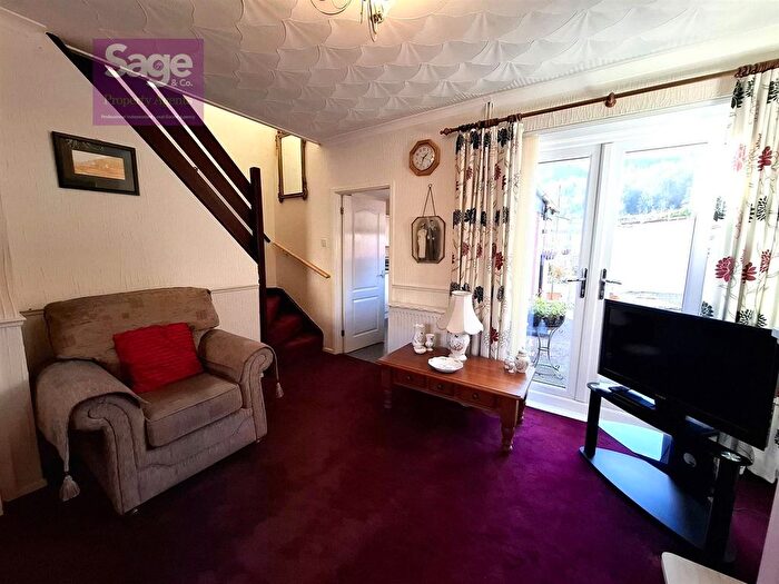 3 Bedroom End Of Terrace House For Sale In Grove Road, Risca, Newport, NP11