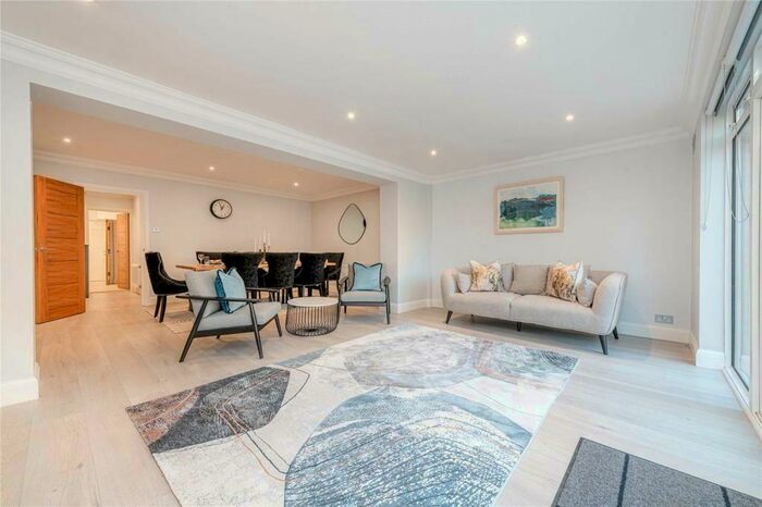 4 Bedroom End Of Terrace House To Rent In Harley Road, Primrose Hill, London, NW3