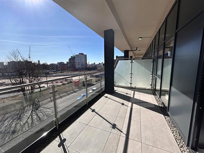 2 Bedroom Flat To Rent In Axis, York Road, Leeds, LS9