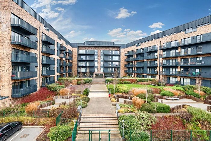 2 Bedroom Flat For Sale In George Street, Ashford, TN23
