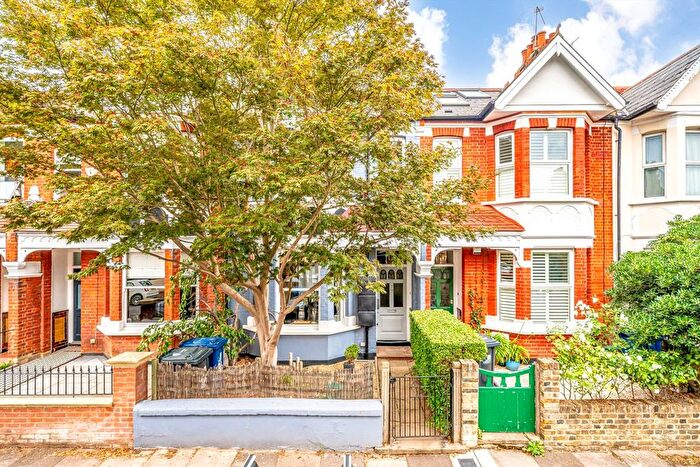 3 Bedroom Property For Sale In Adelaide Road, West Ealing, W13