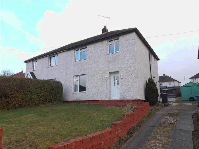 3 Bedroom Semi-Detached House To Rent In Edale Road, Mastin Moor, Chesterfield, S43