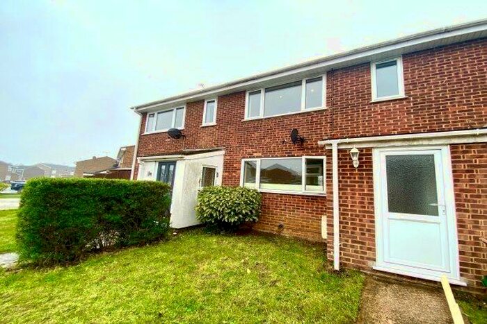 3 Bedroom Terraced House To Rent In Foxglove Way, Chelmsford, CM1