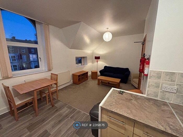 1 Bedroom Flat To Rent In Sketty Road, Swansea, SA2