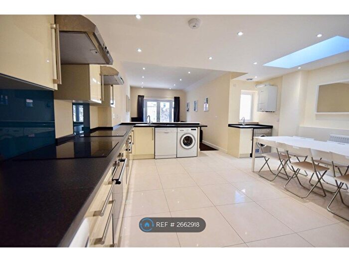 8 Bedroom Terraced House To Rent In Minny Street, Cardiff, CF24