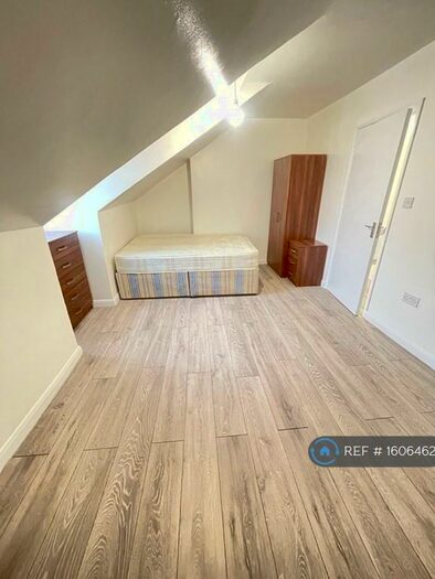 1 Bedroom Flat To Rent In Narborough Road, Leiceseter, LE3