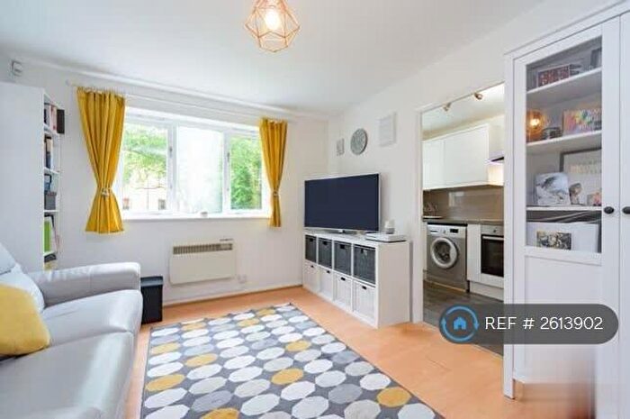 1 Bedroom Flat To Rent In Cricklewood, London, NW2