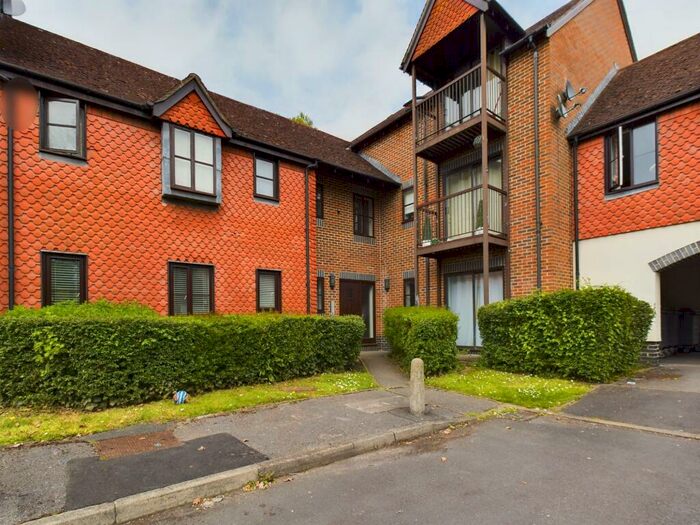 1 Bedroom Flat To Rent In Christy Court, Tadley, RG26
