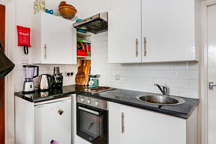 Apartment To Rent In Parsifal Road, West Hampstead, NW6