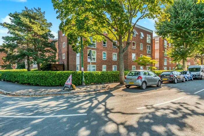 1 Bedroom Flat To Rent In St. James Road, Sutton, Surrey, SM1