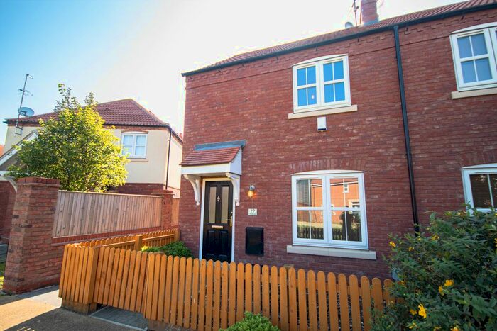 2 Bedroom End Of Terrace House To Rent In Northgate, Kingswood, Hull, HU7