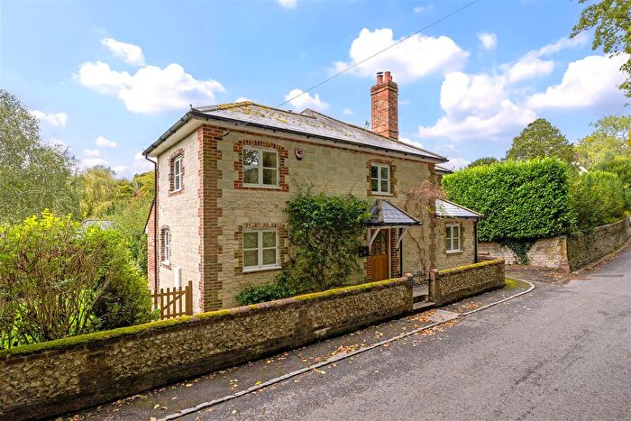4 Bedroom Property For Sale In North Lane, Buriton, Petersfield, GU31