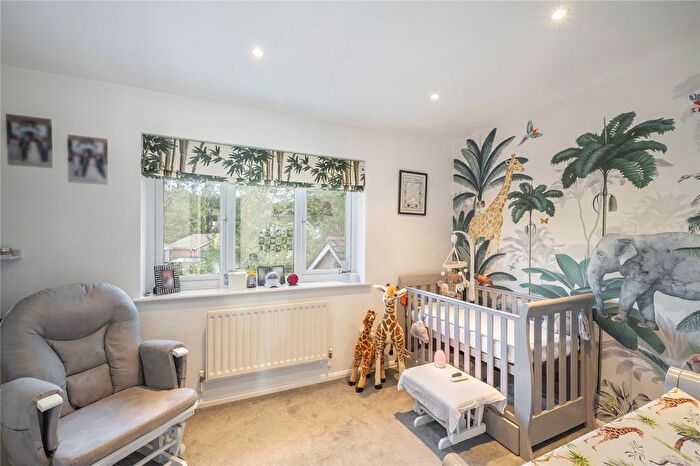 2 Bedroom End Of Terrace House For Sale In Brancaster Drive, Mill Hill, London, NW7