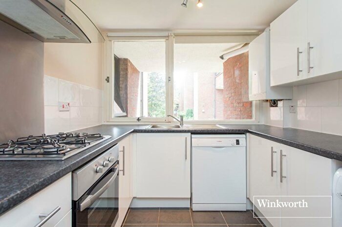 2 Bedroom Apartment To Rent In Chandos Way, London, NW11