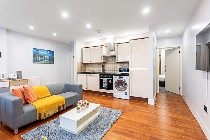 2 Bedroom Flat To Rent In Saint Johns Hill, London, SW11