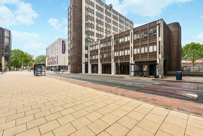 1 Bedroom Apartment To Rent In Isambard Brunel Road, Portsmouth, PO1